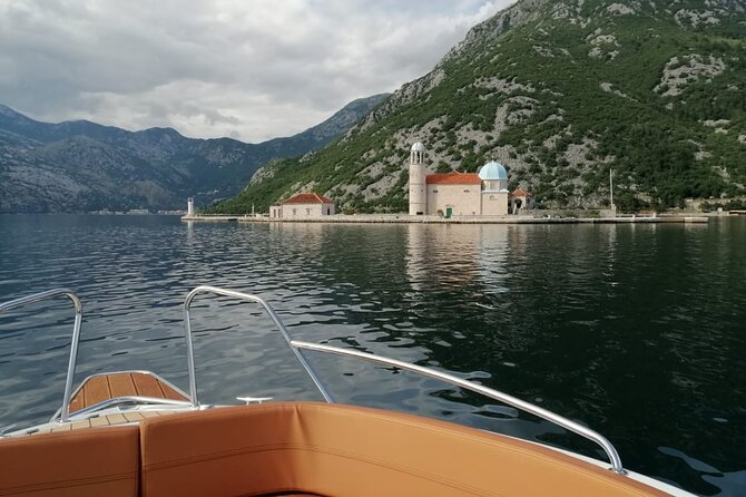 3 Hour Speed Boat Tour to Blue Cave with WiFi and Drinks - The submarine tunnels show a less polished side of the coast