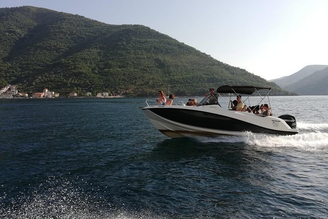 3h-Private Bout: Kotor bay and Blue Cave attraction (Free Drinks) - Why a private boat works well in Kotor Bay