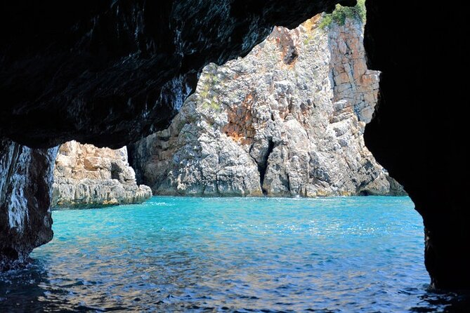 Blue Cave 3 hours GROUP tour with modern speedboat - Safety, comfort, and the parts you should take seriously