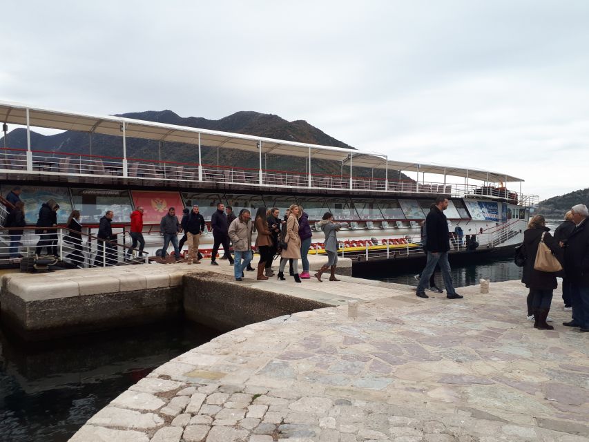 Dubrovnik: Montenegro Day Trip by Bus and Boat - Entering Montenegro by boat