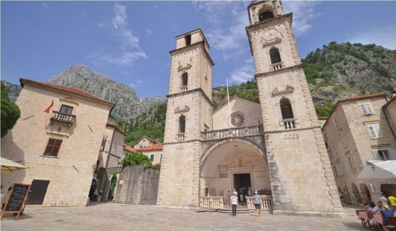 From Dubrovnik: Montenegro Day Trip with Cruise in Kotor Bay - Transport, group size, and the pace of the day