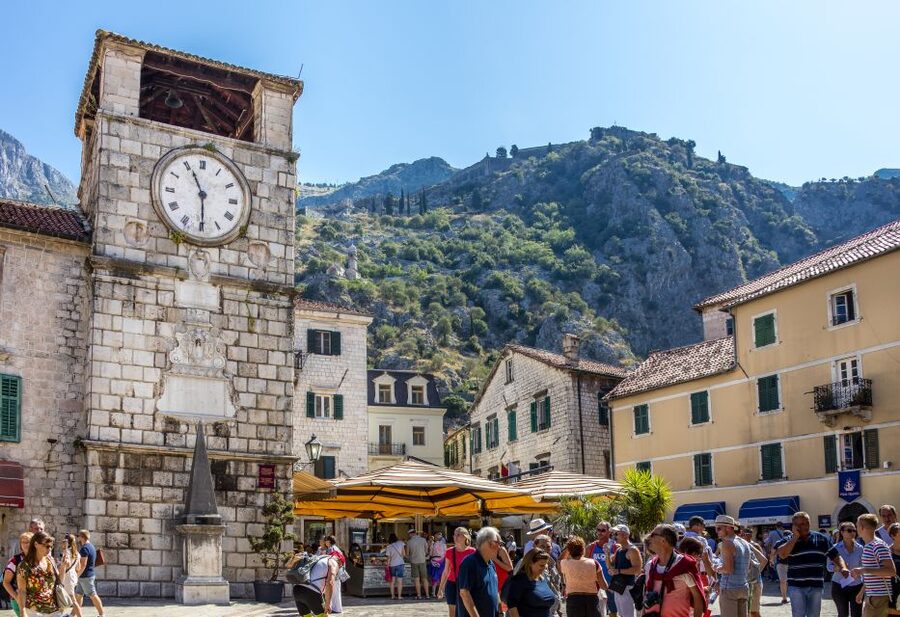 From Dubrovnik: Montenegro Highlights Day Tour - Guides, languages, and the human side of the day