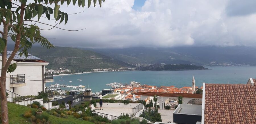From Dubrovnik: Perast, Kotor & Budva Small-Group Day Trip - Kotor: two hours inside the stone walls