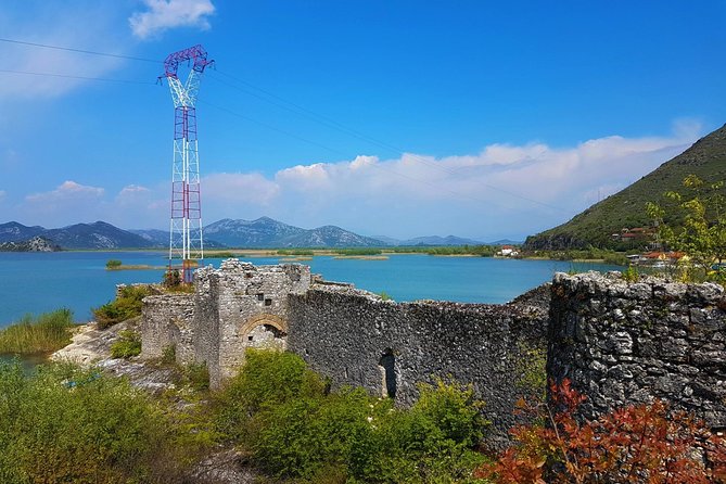 Kayak Guided Tour Skadar lake - Adventure in National park - Taking a break at Fort Lesendro