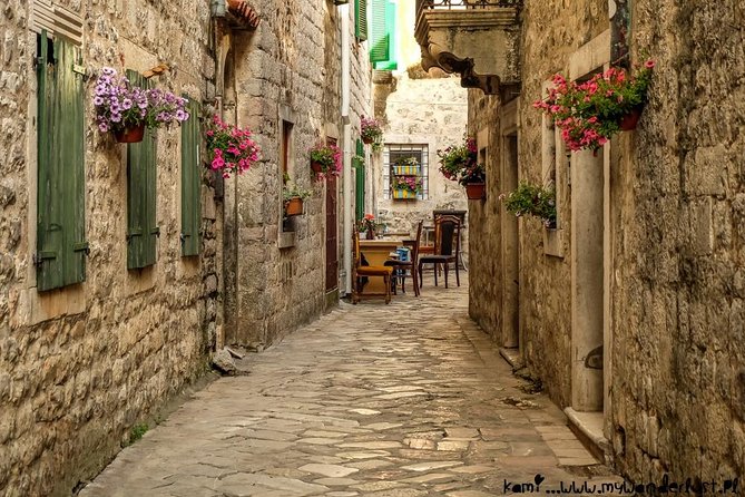 Kotor Old Town Small-Group Walking Tour - Starting at the Sea Gate