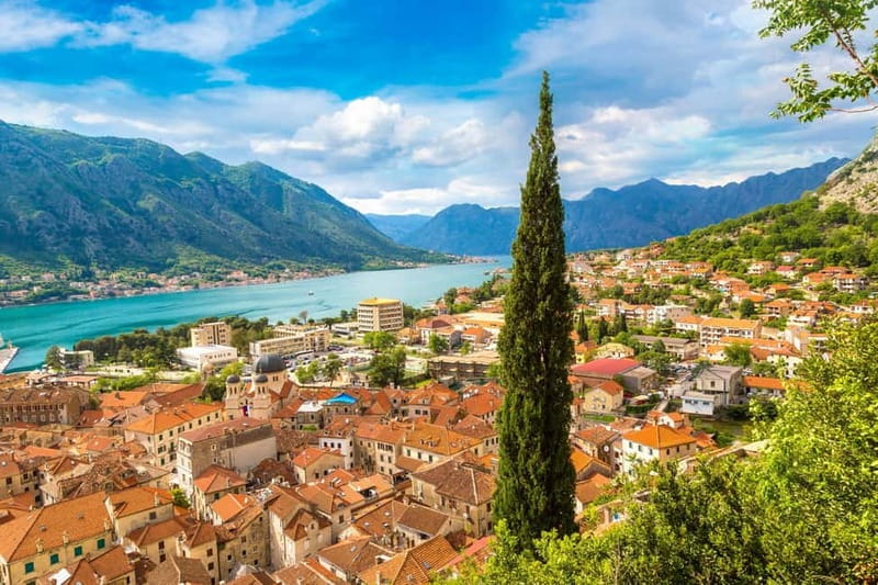 Kotor & Perast: Guided Day Trip From Dubrovnik - Perast: one hour beside the water