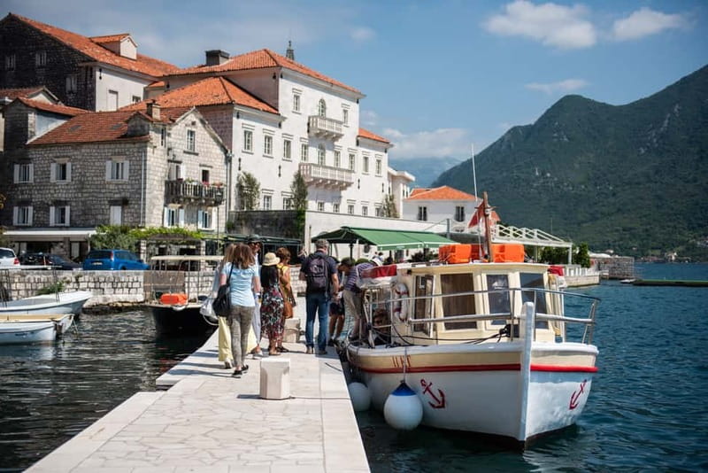 Kotor & Perast: Guided Day Trip From Dubrovnik - The 30-minute ride to Kotor