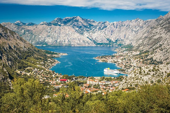 Kotor Red Semi-Submarine Tour: Underwater Cabin Family Adventure - Family Comfort and Onboard Practicalities