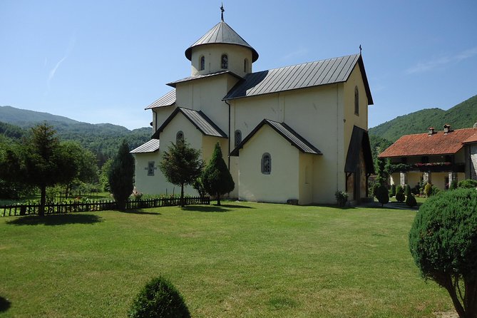 Moraca, Tara & Piva canyons with Durmitor national park - Crno Lake gives Durmitor its centerpiece