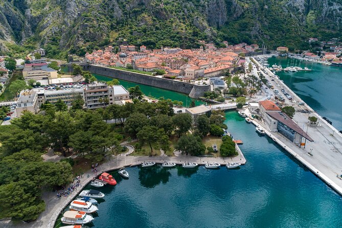 Private Gastro Cruise: Blue Cave & Organic Seaside Lunch - What the boat ride adds