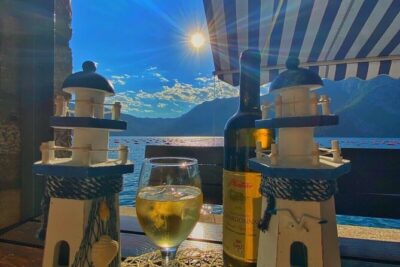 Private Gastro Cruise: Blue Cave & Organic Seaside Lunch