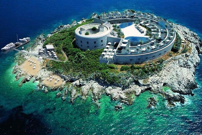 Private Speed Boat Tour to Blue Cave and Our Lady of the Rocks - 3h - The submarine tunnel is a quick, unusual stop