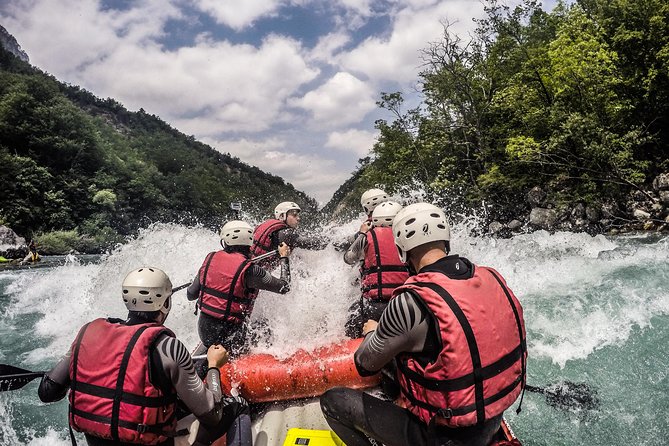 Rafting Adrenalin 7km - Getting fitted for the river