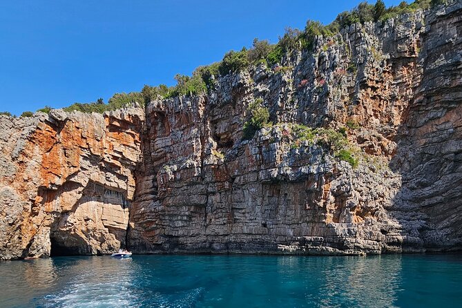 Rent a speedboat - up to 15 people(charged per hour) - The two-hour plan adds Perast