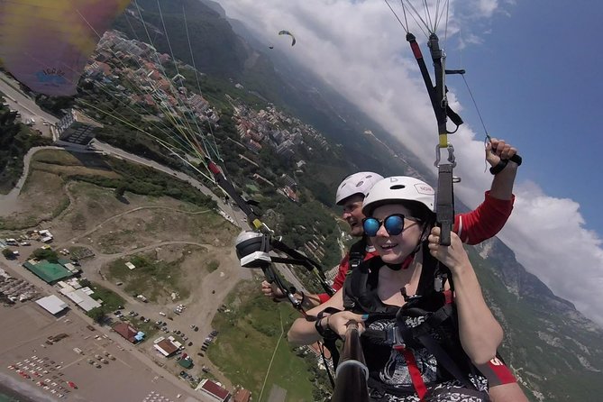Tandem paragliding in Budva /All-inclusive - Who will enjoy this most