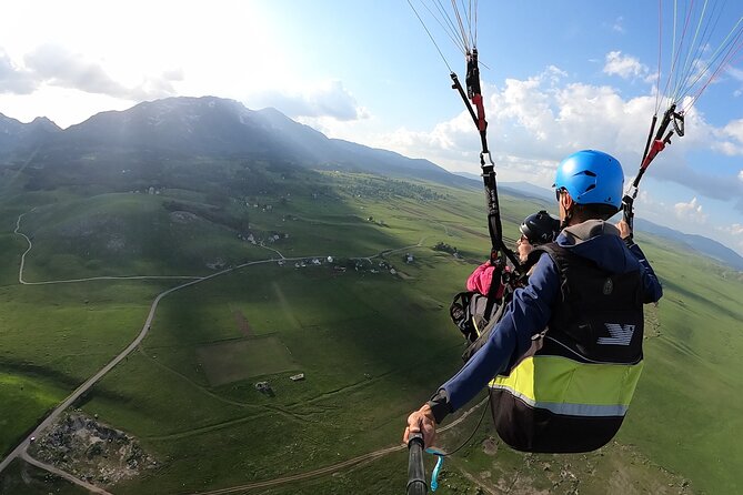 Tandem Paragliding in Durmitor National Park - The launch: a few running steps or a winch tow